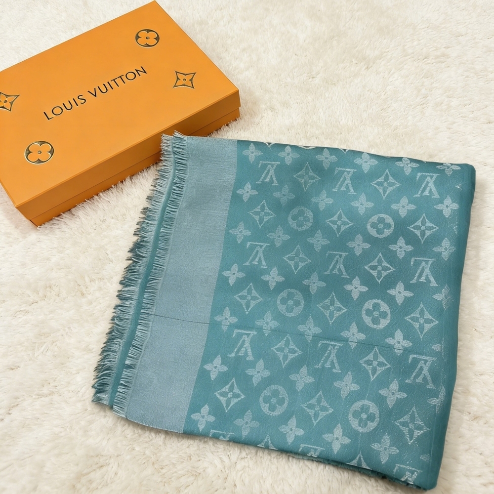 Louis Vuitton Monogram Classic Shawl